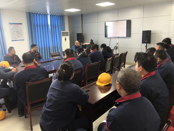 建材公司開(kāi)展砌塊車間設(shè)備專題培訓(xùn) 建材公司開(kāi)展砌塊車間設(shè)備專題培訓(xùn)
