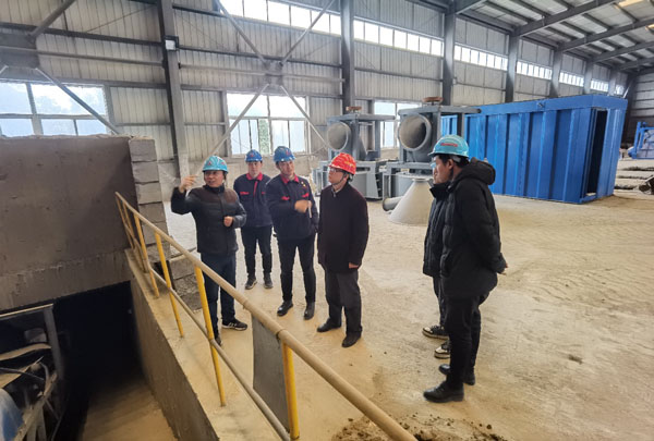 公司黨委書記調研中試線項目 公司黨委書記調研中試線項目